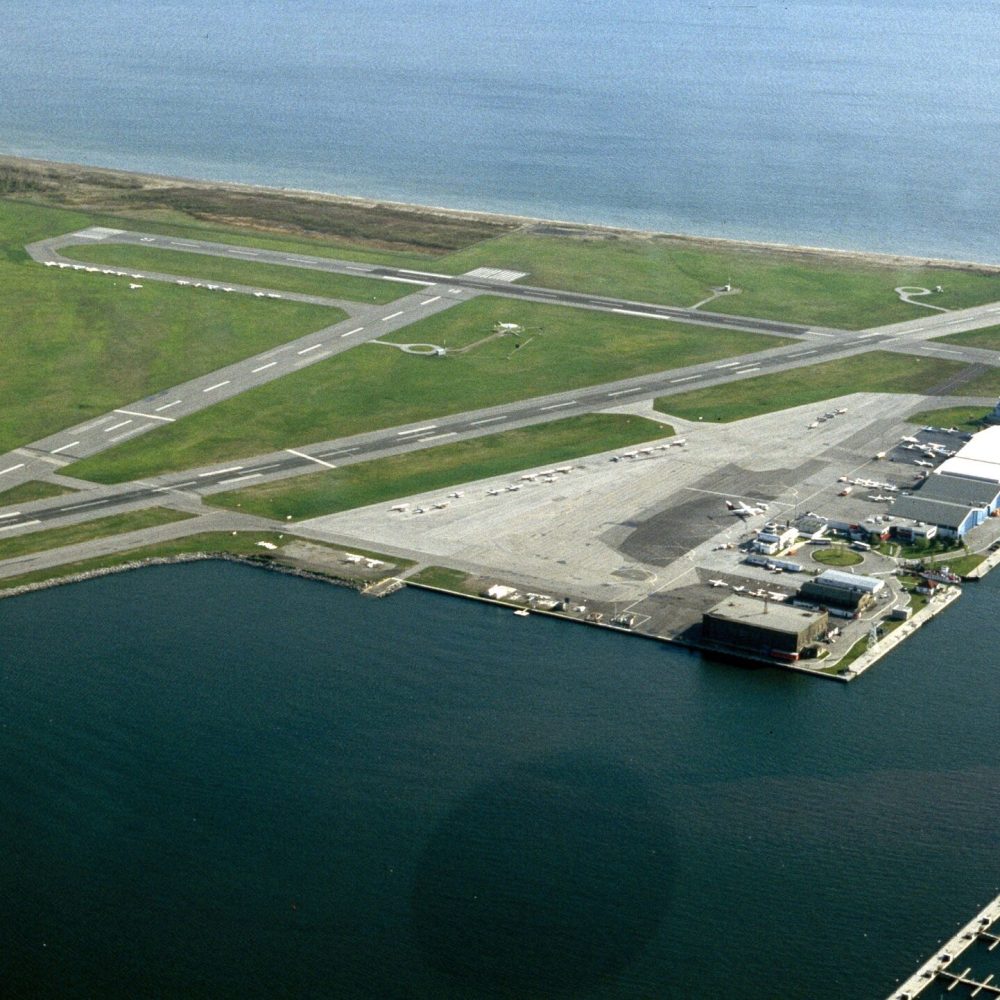 Billy Bishop Toronto City Airport Limo Service