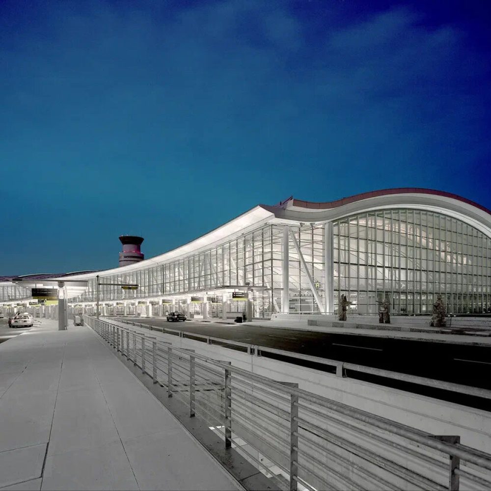 Toronto Pearson Airport Limo Service